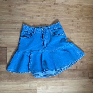 Ruffle blue denim mini skirt!